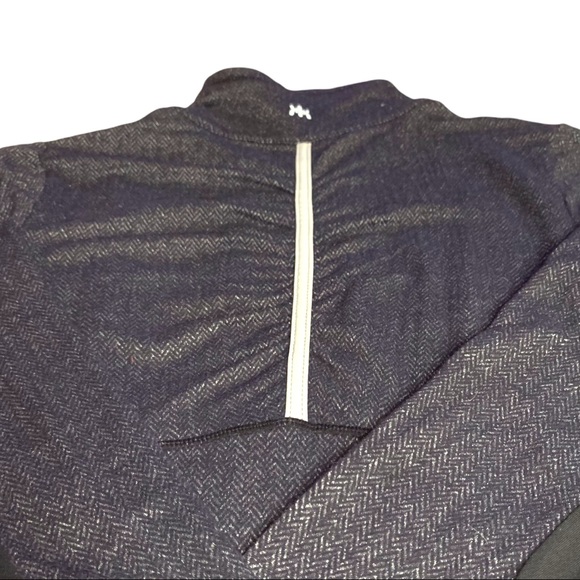 Kyodan black and gray houndstooth detail pull over  1/2 zip l/s top size small - Picture 2 of 10
